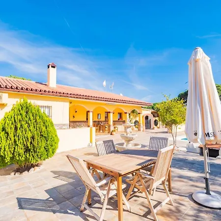 Holiday home Cubo's Cuatro Lunas
